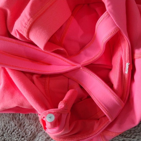 Lululemon tank - Picture 2 of 4